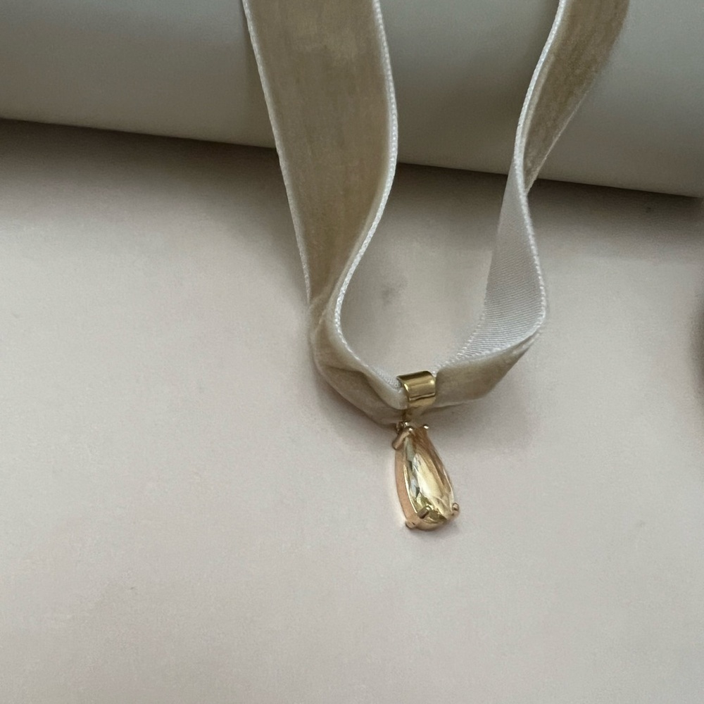 Glam Princess Pendant Choker: Handmade Elegant Velvet Choker - Picture 10 of 15